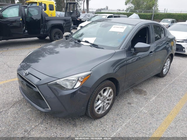 45102101 :رقم المزاد ، 3MYDLBYV5HY149785 vin ، 2017 Toyota Yaris Ia مزاد بيع