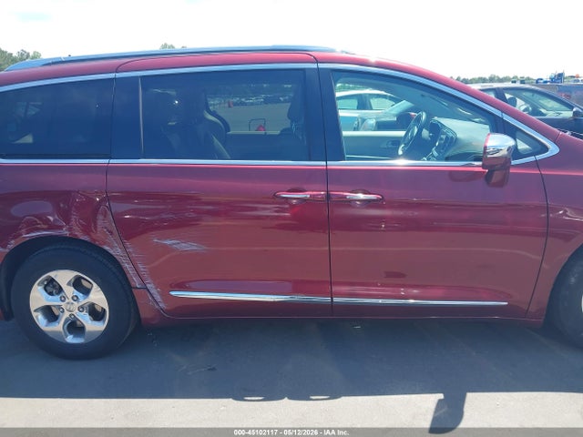 Продажа на аукционе авто 2018 Chrysler Pacifica Hybrid Limited, vin: 2C4RC1N73JR365810, номер лота: 45102117