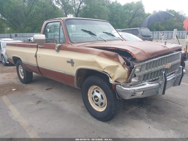 45102118 :رقم المزاد ، 1GCGC24M0CF356108 vin ، 1982 Chevrolet C20 مزاد بيع