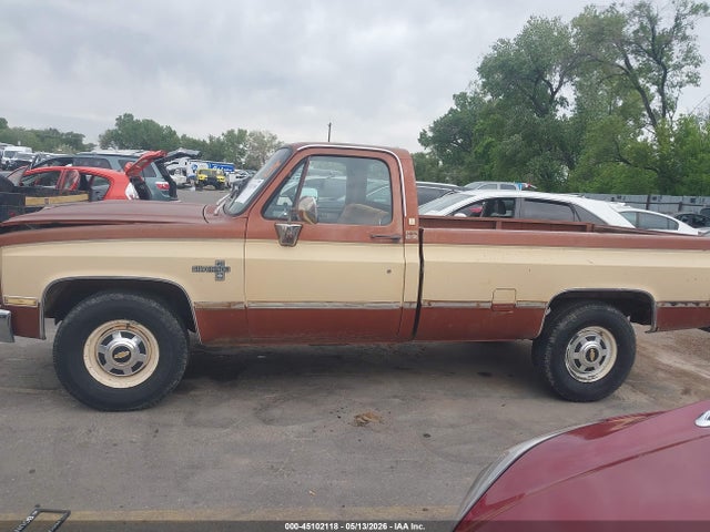 45102118 :رقم المزاد ، 1GCGC24M0CF356108 vin ، 1982 Chevrolet C20 مزاد بيع