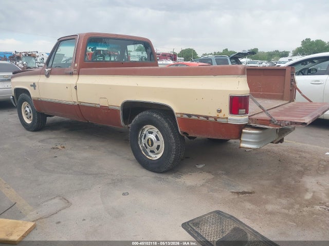 45102118 :رقم المزاد ، 1GCGC24M0CF356108 vin ، 1982 Chevrolet C20 مزاد بيع