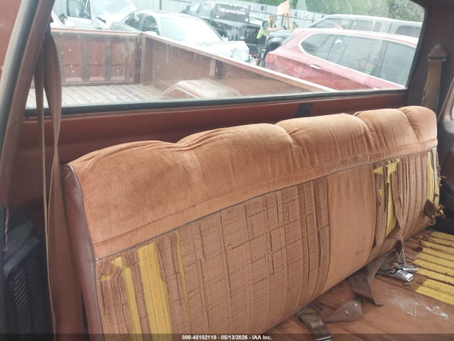 45102118 :رقم المزاد ، 1GCGC24M0CF356108 vin ، 1982 Chevrolet C20 مزاد بيع