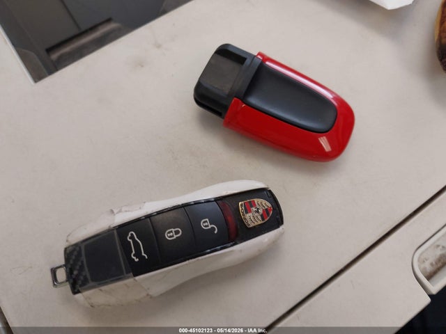 Продаж на аукціоні авто 2013 Porsche Cayenne Gts, vin: WP1AD2A28DLA75407, номер лоту: 45102123