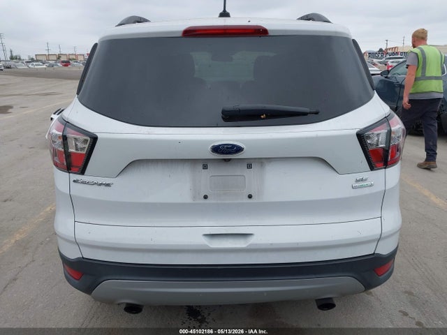 45102186 :رقم المزاد ، 1FMCU0GD6JUB86059 vin ، 2018 Ford Escape Se مزاد بيع