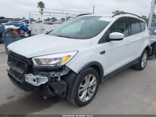 45102186 :رقم المزاد ، 1FMCU0GD6JUB86059 vin ، 2018 Ford Escape Se مزاد بيع