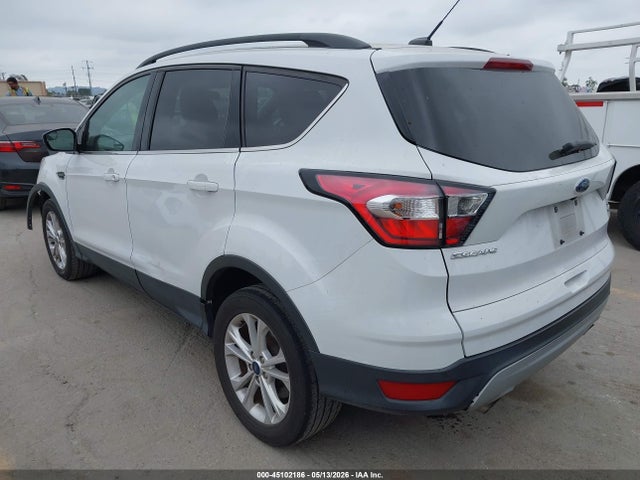 45102186 :رقم المزاد ، 1FMCU0GD6JUB86059 vin ، 2018 Ford Escape Se مزاد بيع