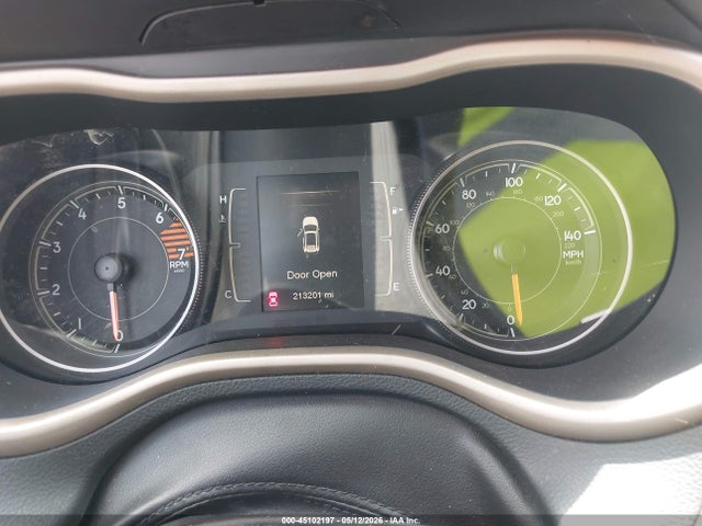 Продаж на аукціоні авто 2016 Jeep Cherokee Latitude, vin: 1C4PJLCB5GW304393, номер лоту: 45102197