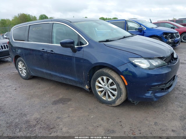 Продажа на аукционе авто 2017 Chrysler Pacifica Touring, vin: 2C4RC1DG8HR610502, номер лота: 45102293