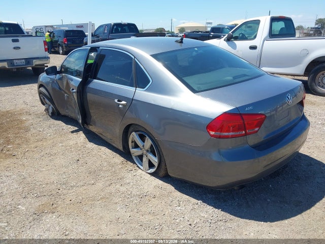 Продажа на аукционе авто 2015 Volkswagen Passat 1.8t Limited Edition, vin: 1VWAS7A33FC105913, номер лота: 45102307