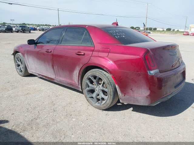 2021 Chrysler 300 მანქანა იყიდება აუქციონზე, vin: 2C3CCABG1MH520220, აუქციონის ნომერი: 45102416