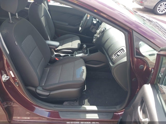 45102448 :رقم المزاد ، 3KPFL4A73HE017947 vin ، 2017 Kia Forte Lx مزاد بيع