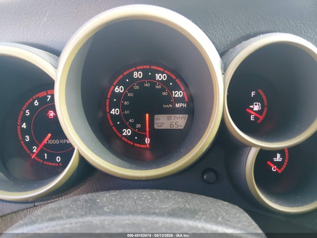 45102474 :رقم المزاد ، 2T1KR32E45C403789 vin ، 2005 Toyota Matrix Xr مزاد بيع