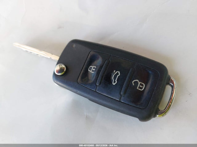 Продажа на аукционе авто 2014 Volkswagen Beetle 1.8t, vin: 3VW517AT1EM823204, номер лота: 45102488