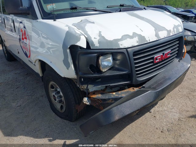 45102498 :رقم المزاد ، 1GTHG35U641118422 vin ، 2004 Gmc Savana Standard مزاد بيع