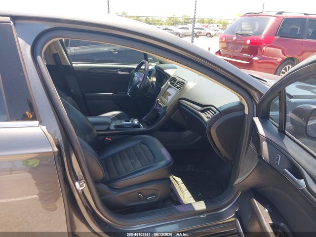3FA6P0H70JR180630 Ford FUSION SE