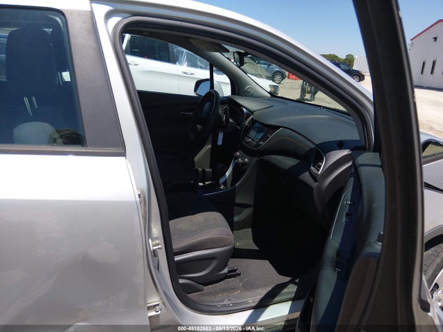 Продажа на аукционе авто 2017 Chevrolet Trax Ls, vin: 3GNCJKSB6HL199324, номер лота: 45102583