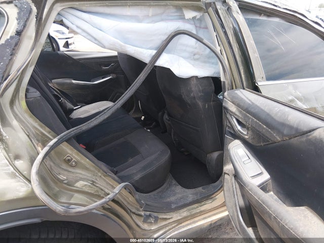 45102609 :رقم المزاد ، 4S4BTACC6M3155163 vin ، 2021 Subaru Outback Premium مزاد بيع