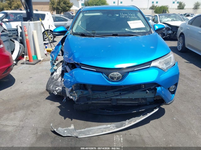 2T3RFREV7JW814741 Toyota Rav4 Xle