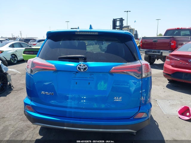 2T3RFREV7JW814741 Toyota Rav4 Xle