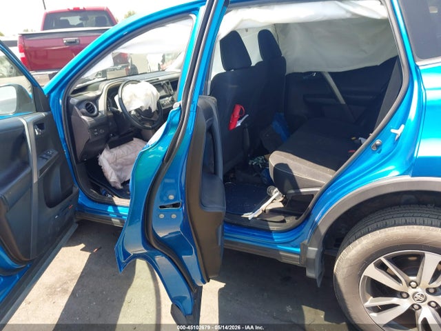 2T3RFREV7JW814741 Toyota Rav4 Xle