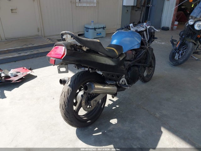 45102743 :رقم المزاد ، JS1GR78A8S2100536 vin ، 1995 Suzuki Gsx750 F مزاد بيع