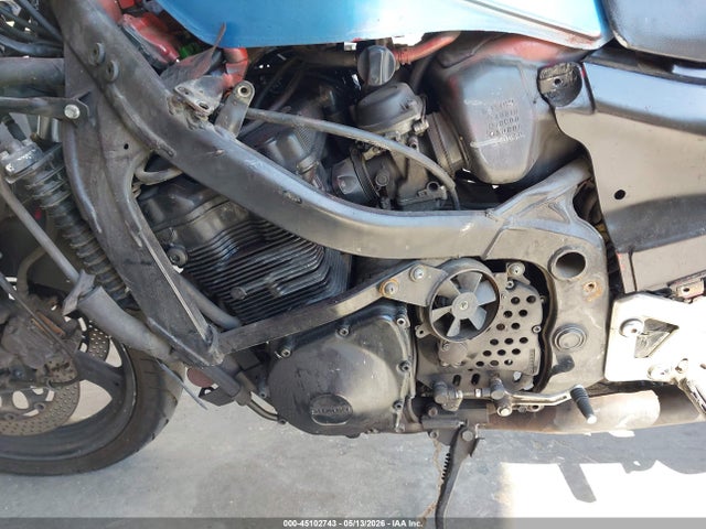 45102743 :رقم المزاد ، JS1GR78A8S2100536 vin ، 1995 Suzuki Gsx750 F مزاد بيع