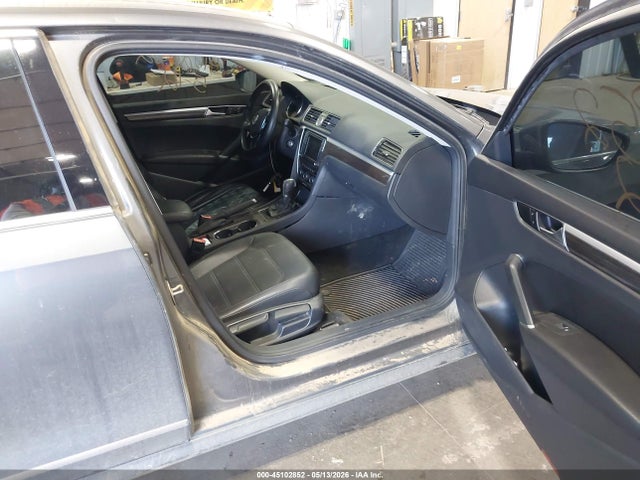 45102852 :رقم المزاد ، 1VWBS7A36GC018237 vin ، 2016 Volkswagen Passat 1.8t Se مزاد بيع
