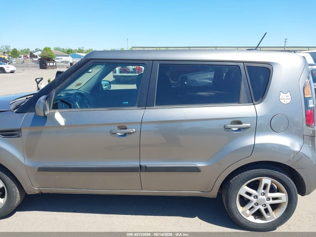 45102898 :رقم المزاد ، KNDJT2A21B7310594 vin ، 2011 Kia Soul + مزاد بيع
