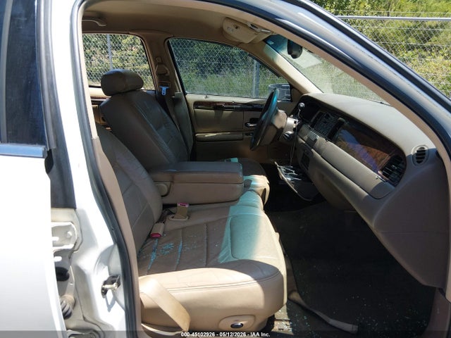 Aukcja sprzedaży 1998 Lincoln Town Car Signature, vin: 1LNFM82W1WY723098, numer aukcji: 45102926