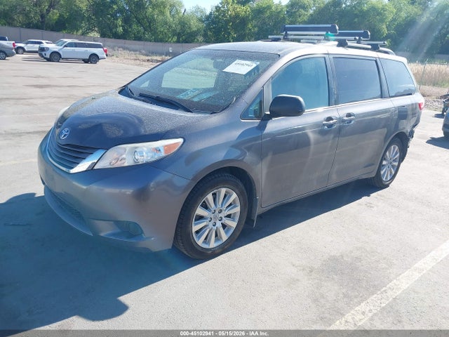 Toyota Sienna Le 7 Passenger 2015 5TDJK3DC6FS105636 Image 2