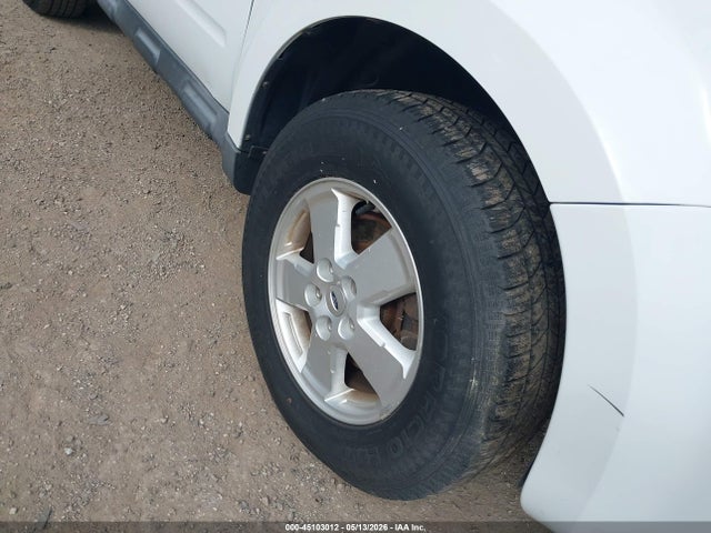 2010 Ford Escape Xlt მანქანა იყიდება აუქციონზე, vin: 1FMCU9D70AKD27657, აუქციონის ნომერი: 45103012