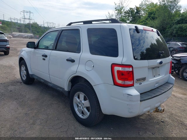 2010 Ford Escape Xlt მანქანა იყიდება აუქციონზე, vin: 1FMCU9D70AKD27657, აუქციონის ნომერი: 45103012