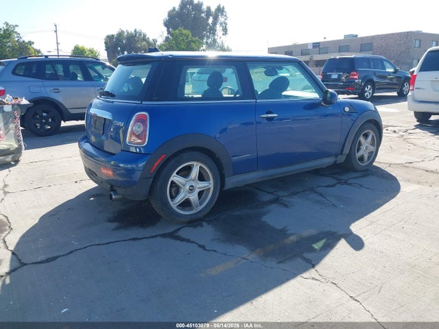 Продаж на аукціоні авто 2008 Mini Cooper, vin: WMWMF33558TT63023, номер лоту: 45103079