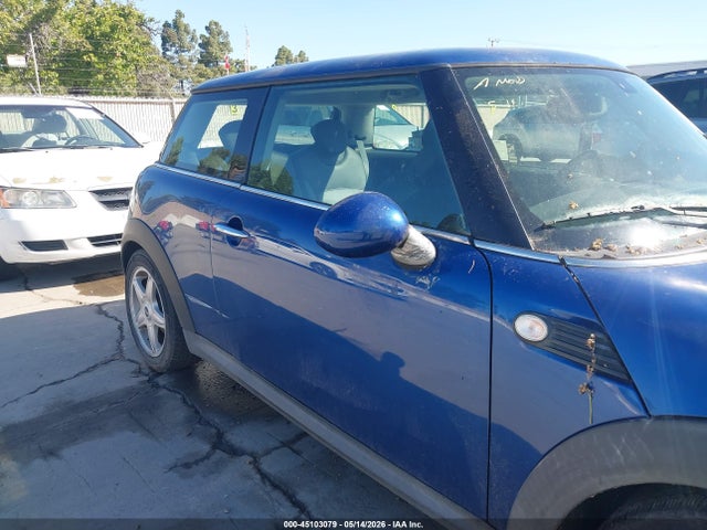 Продаж на аукціоні авто 2008 Mini Cooper, vin: WMWMF33558TT63023, номер лоту: 45103079