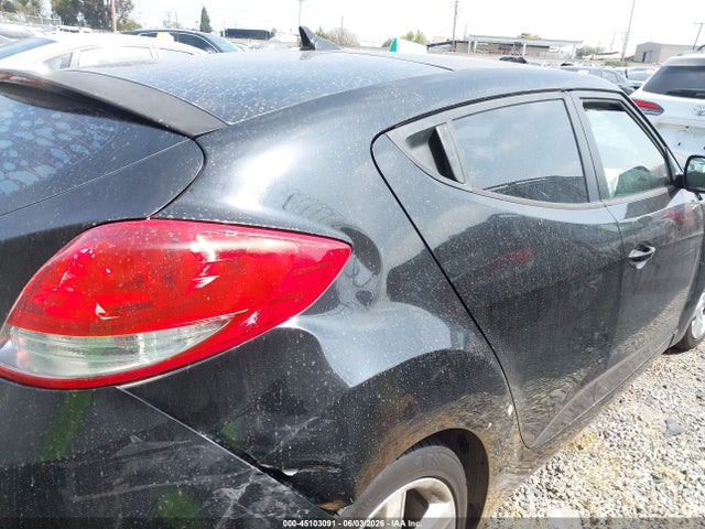 Продаж на аукціоні авто 2015 Hyundai Veloster, vin: KMHTC6AD8FU240175, номер лоту: 45103091