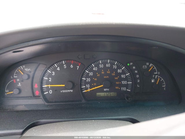 2000 Toyota Tundra Sr5 V8 მანქანა იყიდება აუქციონზე, vin: 5TBBT4414YS003642, აუქციონის ნომერი: 45103095