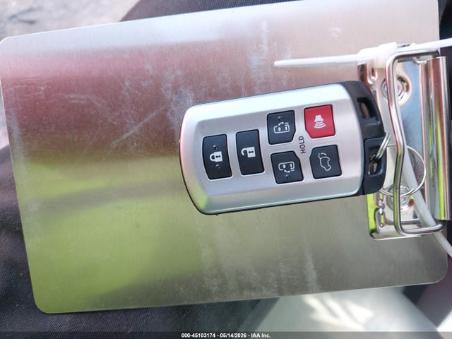 45103174 :رقم المزاد ، 5TDYZ3DC4KS984042 vin ، 2019 Toyota Sienna Xle 8 Passenger مزاد بيع