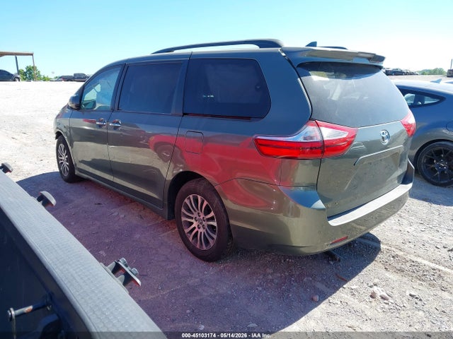 45103174 :رقم المزاد ، 5TDYZ3DC4KS984042 vin ، 2019 Toyota Sienna Xle 8 Passenger مزاد بيع