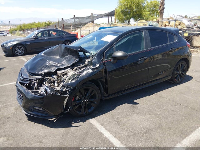 Chevrolet Cruze Lt Auto 2018 3G1BE6SMXJS654004 Image 2