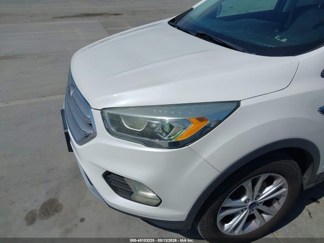 1FMCU0GD6HUA15337 Ford ESCAPE SE