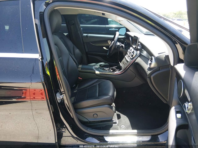 45103275 :رقم المزاد ، WDC0J4KB6HF200631 vin ، 2017 Mercedes-benz Glc 300 Coupe 4matic مزاد بيع