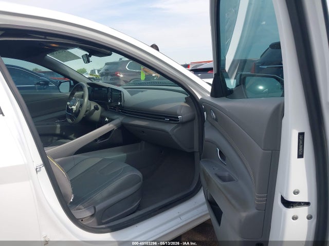5NPLS4AG3NH062576 Hyundai ELANTRA SEL