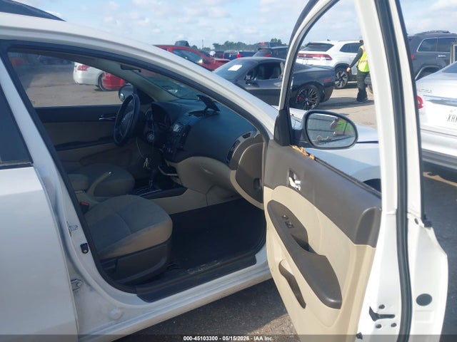 Продажа на аукционе авто 2010 Hyundai Elantra Touring Gls, vin: KMHDC8AEXAU080561, номер лота: 45103300