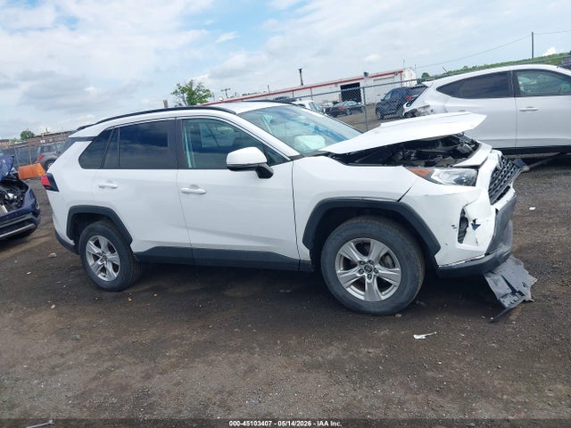 45103407 :رقم المزاد ، 2T3P1RFV1MC204845 vin ، 2021 Toyota Rav4 Xle مزاد بيع