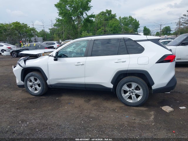 45103407 :رقم المزاد ، 2T3P1RFV1MC204845 vin ، 2021 Toyota Rav4 Xle مزاد بيع