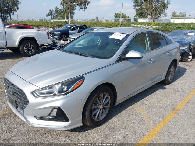 Hyundai SONATA SE 2018 5NPE24AF6JH671686 Image 2