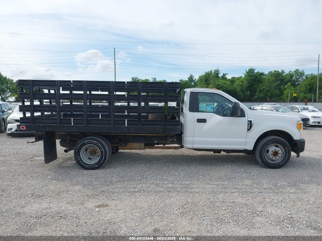 45103446 :رقم المزاد ، 1FDRF3G63HED72752 vin ، 2017 Ford F-350 Chassis Xl مزاد بيع