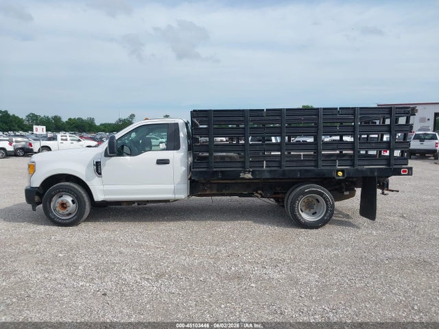 45103446 :رقم المزاد ، 1FDRF3G63HED72752 vin ، 2017 Ford F-350 Chassis Xl مزاد بيع