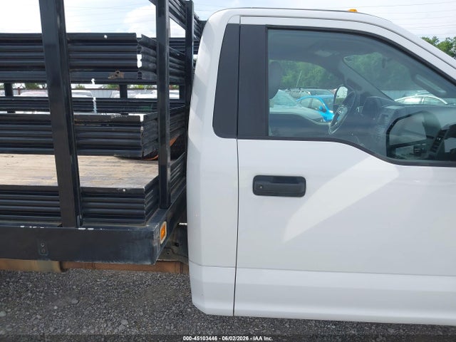 45103446 :رقم المزاد ، 1FDRF3G63HED72752 vin ، 2017 Ford F-350 Chassis Xl مزاد بيع