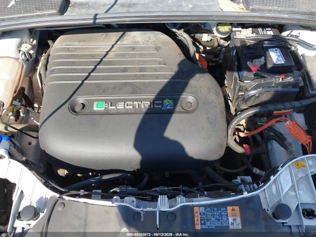 45103572 :رقم المزاد ، 1FADP3R45FL386254 vin ، 2015 Ford Focus Electric مزاد بيع